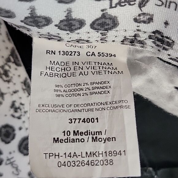 Lee black cargo shorts sinfully soft Women's Size 10 - Picture 7 of 11